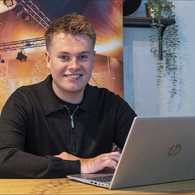 Leon  - Medewerker
